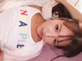 元国民的アイドルの彼氏気分を堪能できる親密なSEX