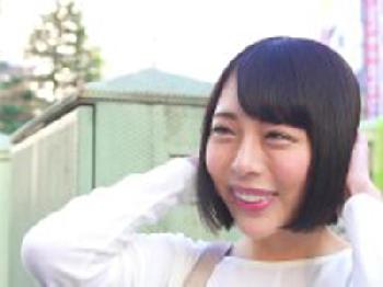 フリーハグをネタに釣れたエロかわ女子大生に中出し!!