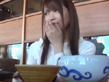 飯をおごってナンパした素人人妻をホテルに連れ込み中出し