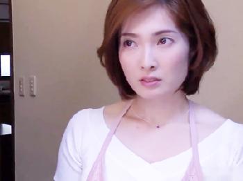 とても綺麗な人妻の華奢な肢体に貪りり尽くハゲ親父