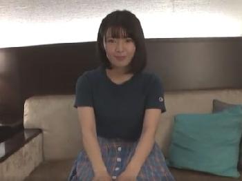 経験の少ない清純美少女が容赦ない女性器の最奥ピストンに負けてアクメまくり