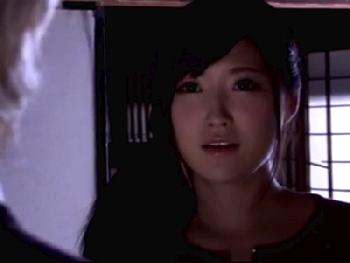 一緒に暮らす義理の父親に不意に襲われ中出し近親交配