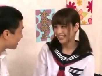 ミニ系童顔娘を肉欲便所にして陰毛がないワレメに思う存分おまんこ内射精!!