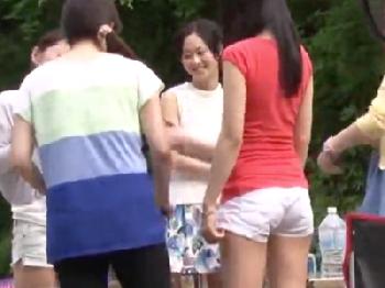 爆乳女子大生の生着替えを覗き見→痴女られてそのままゴム無し交尾開始W