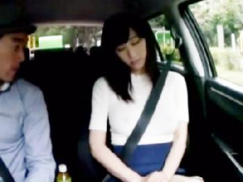 上着脱いだら乳首勃起してるノーブラな後輩の誘惑に耐えられず性交