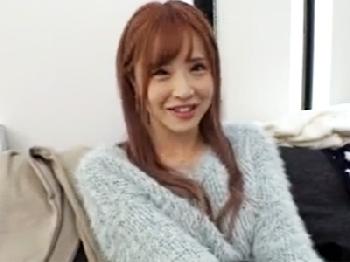 尻軽女の巨乳ギャルの自宅で真っ昼間からワイルド性交!!