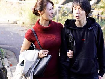 地元へ帰省している間にずっと思いを寄せていた友人の母親と時を忘れて何度も交尾