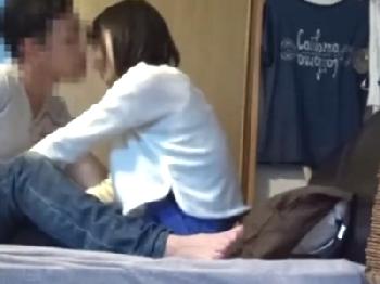 ガチ自宅無許可で動画撮影そして流出!!素人娘を連れ込んでプライベートなSEXを完全撮影