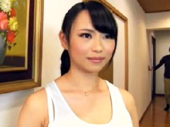 可愛くて爆乳の義母が断れずに甘えん坊な息子と母子相姦W