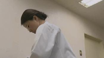 患者の精子を搾り取る変態女性医師