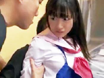 ゲーセンにいた女子校生に遠隔ローターを装着させて強姦W