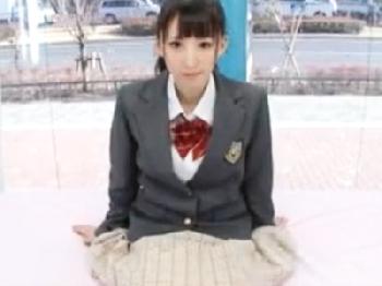 色白な女子校生がしつこい電動マッサージ器責めに興奮してオメコビショビショに濡らしながら連続エクスタシーW