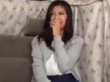 素人人妻をナンパ!!巧みトークで口説いて中出し成功W