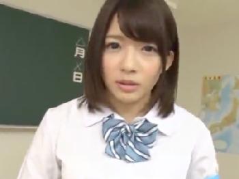 風紀委員の女子校生が教室でオナニーしてる男子を見つけて膣内発射を熱望