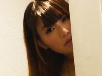 弟のオナニーを目撃した姉が辛抱出来ずに翌朝ベッドに忍び込み肉親交尾