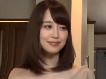 童顔で可愛い人妻に子種を流し込む孕ませ交尾
