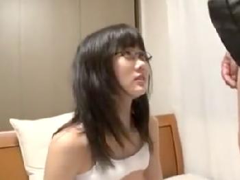 中●生のようなガチ処女が血を流しながら本物の喪失性交