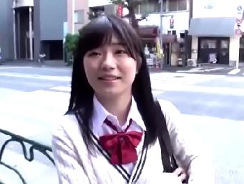 素で魅力的な女子校生をナンパ!!このあと逆さ宙づりにされて強制イラマを食らうなんてW