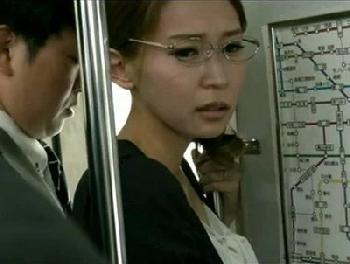 真面目で清純な主婦…ある日出会ってしまった痴漢でマゾヒズム覚醒!!