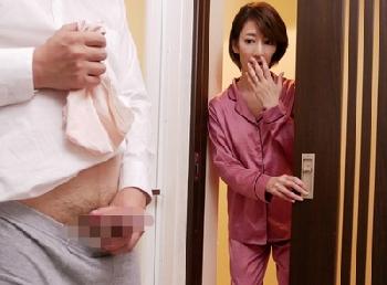 幼いころから憧れていた初恋の相手は…友人の母!!自分の始めたはママさんに捧げると決めた童貞が一線越えW