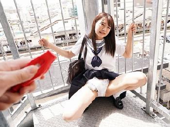 どこにでも居そうな女子校生なのに…自分からオネダリ＆野外でヌレヌレになる真正ビッチ