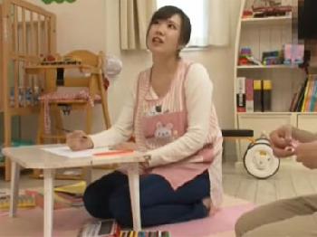 巨乳のムチッと美味しそうな女体がそそる保育士が甘えん坊な大人を癒し性交→膣内射精