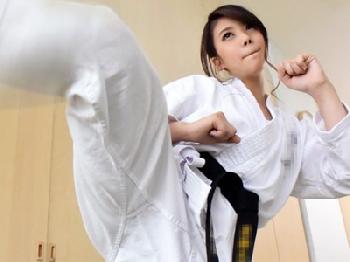 全国大会常連の黒帯美少女がAV撮り!!畳の上で激しすぎる真剣SEX!!