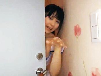 凄くモテる自慢の美少女妹が猥褻なコスプレ準備万端で部屋に招いてくれる