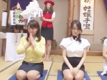 妊娠願望が爆発した淫らな人妻達を乱交でコンドーム未装着で孕ませ射精