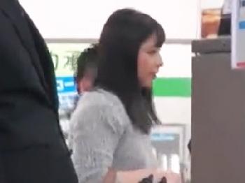 帰宅した所を2人組の強姦魔に襲われ中出し性暴行で性交し倒される爆乳女子大生