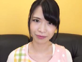 痴女保育士がチビマゾヒスティックな男を手コキ虐め