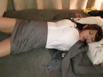 真性淫猥な巨乳隣人に甘く誘われ理性崩壊!!本能のままに女性器をハードピストン中出し!!