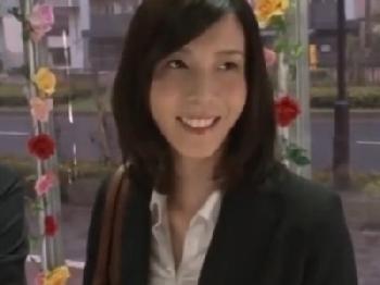 報酬欲しさに会社の同僚と膣射交尾した女性会社員