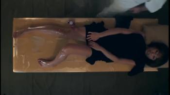 性的感度が抜群に良い人妻がマッサージに行ったもんだから愛液ダダ漏れW