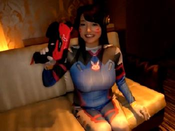 ムチッとした官能的な肉体のでサービス精神満載のコスプレイヤーと親密なSEXオフ会で熱々舌発