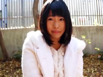 エロ漫画好きでオナニー中毒の性的感度が抜群に良い童顔娘がハード性交で何度も痙攣絶頂アクメW