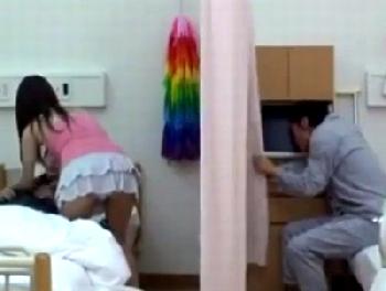 隣の病室へ見舞いに来てるエチエチお姉さんが気になる!!カーテン1枚を隔てて内緒のバック挿入