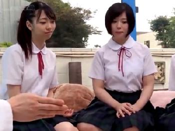 地方のパイパン女子校生を言葉巧みに騙して性授業!!マジックミラー号の中で羞恥性交