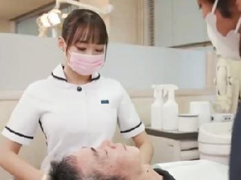 とても綺麗な女性歯科助手さんに密かに痴女られてドキドキ性交!!
