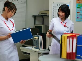 白衣がパツパツ!!巨乳ナースさんたちが患者も医者も色仕掛けして性行為