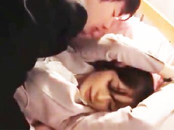 権力で屈服させた部下の女性会社員を拘束して強姦!!→強制膣内射精