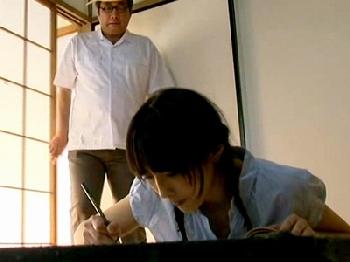 歪んだ願望をもった童顔娘が故意に大人たちに強姦され…