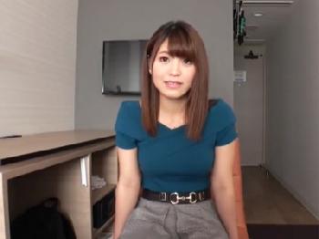 笑顔がキュートなお姉さんが性的感度が凄く良好で気持ちよさそうに喘ぎまくる顔面射精交尾