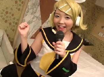 ぶっしゃぁああと潮吹きする早漏無毛コスプレイヤーがオネダリSEX