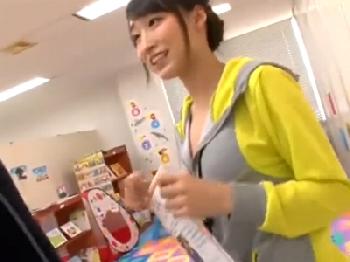 狙われたとても綺麗な女性インストラクター!!性暴行のはずが途中から気持ち良くなって激しく腰振り