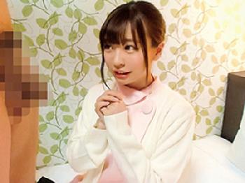 勤務中のナースを休憩中にナンパ→お悩み男子を放っておけずに即ズボ