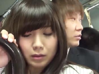 痴漢が思いのほかイケメンで凄い性テクニックで辛抱できず受け入れるお姉さん