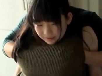 恥じらう素人娘とホテルで楽しく親密なSEX