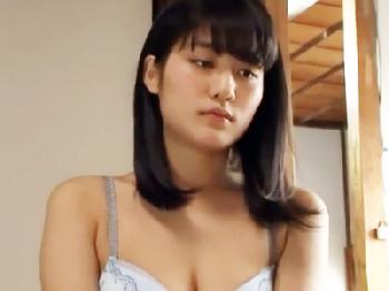 汗ばむ夏の午後、帰省した田舎の叔父さん宅で肉親と禁断の関係に‥