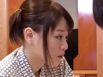 温泉の後の火照った体で耐えきれなくなった巨乳妹に求められて中出し!!